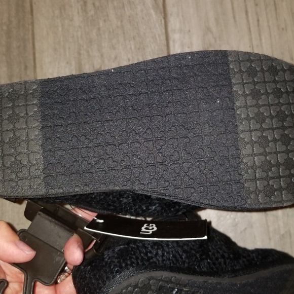 Ugg Slippers - Picture 3 of 3